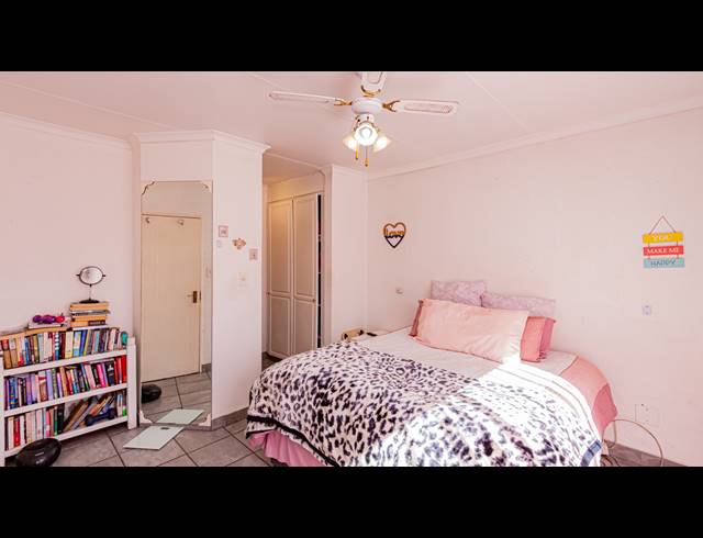 3 BEDROOM TOWNHOUSE FOR SALE IN ALBERTON NORTH